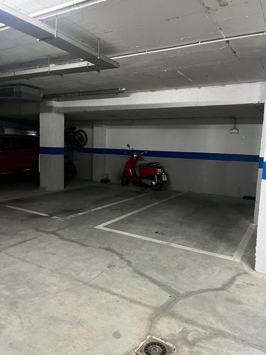 3 quarto Penthouse para venda em Estepona com piscina garagem - 750 000 € (Ref: 9480253)