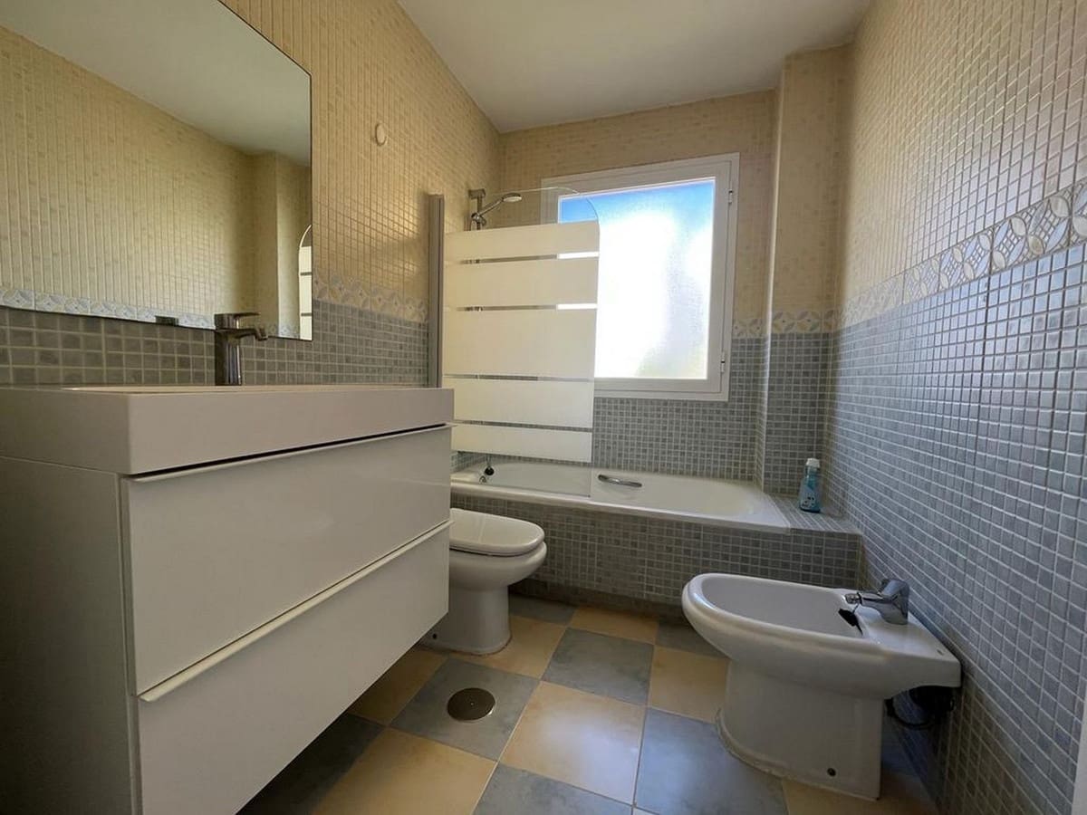 3 quarto Penthouse para venda em Estepona com piscina garagem - 750 000 € (Ref: 9480253)