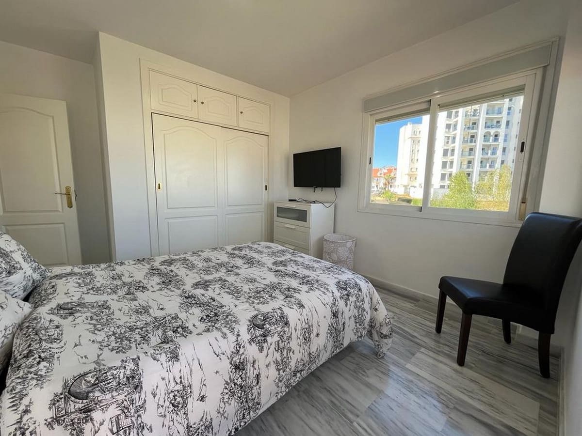 3 quarto Penthouse para venda em Estepona com piscina garagem - 750 000 € (Ref: 9480253)