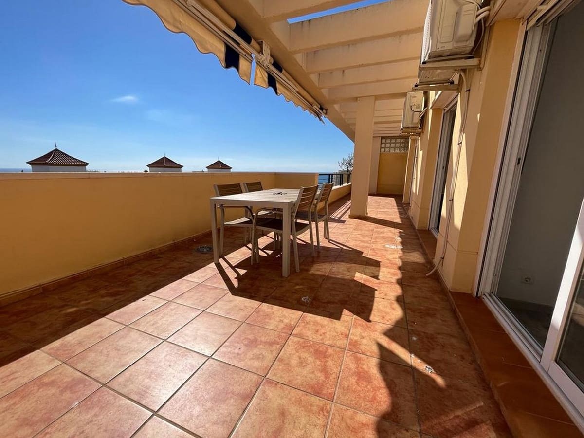 3 quarto Penthouse para venda em Estepona com piscina garagem - 750 000 € (Ref: 9480253)
