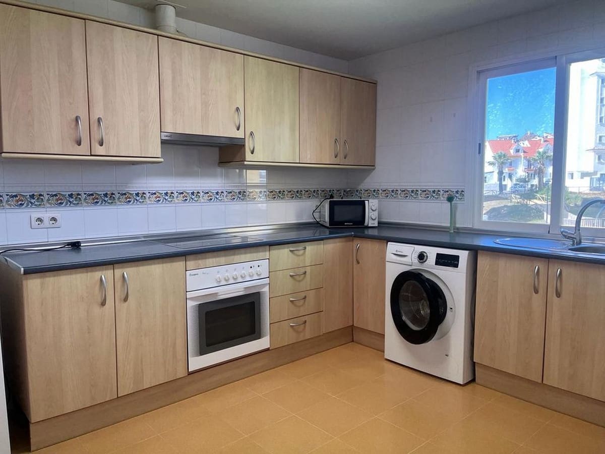 3 quarto Penthouse para venda em Estepona com piscina garagem - 750 000 € (Ref: 9480253)