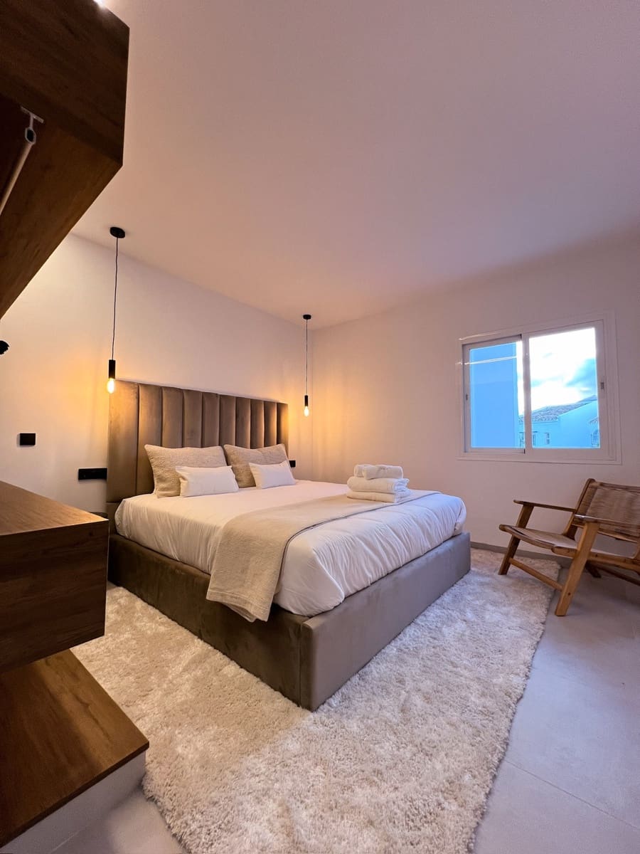 3 bedroom Penthouse for sale in Nueva Andalucia with pool - € 750,000 (Ref: 9480255)