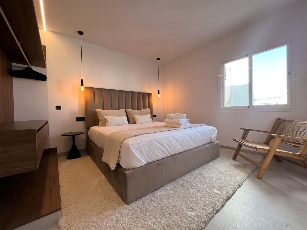 3 bedroom Penthouse for sale in Nueva Andalucia with pool - € 750,000 (Ref: 9480255)