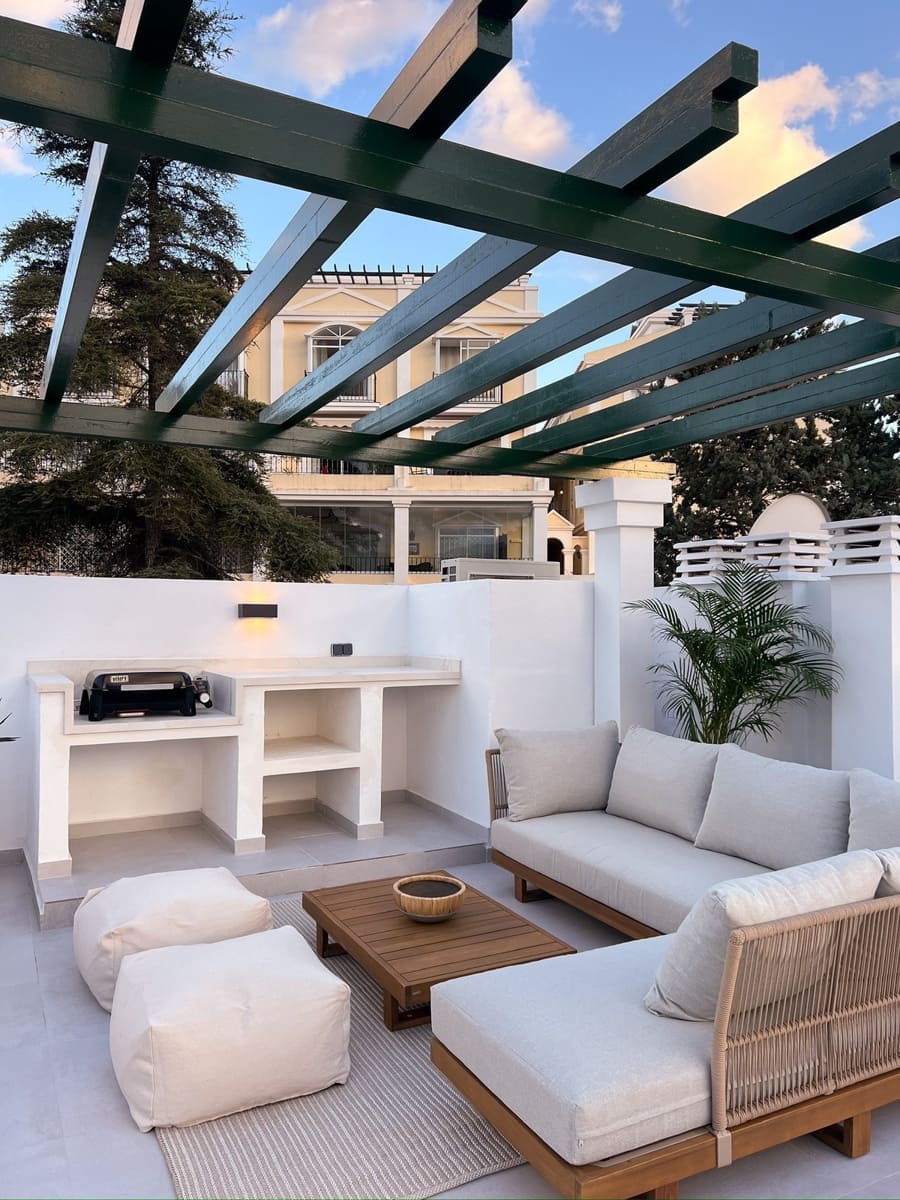 3 bedroom Penthouse for sale in Nueva Andalucia with pool - € 750,000 (Ref: 9480255)