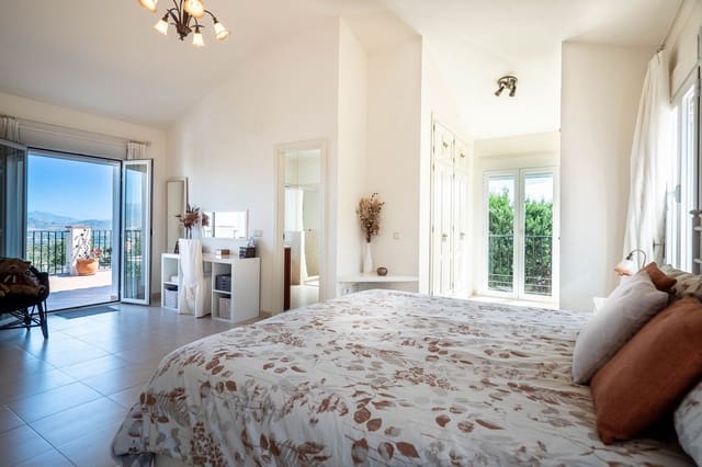 4 soveværelse Villa til salg i Alhaurín el Grande med swimmingpool - € 750.000 (Ref: 9480257)