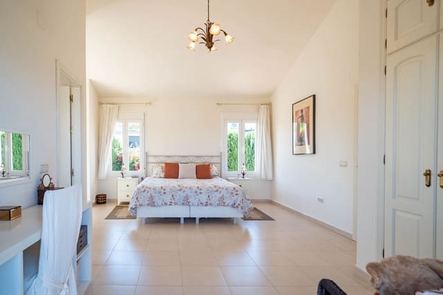 4 soveværelse Villa til salg i Alhaurín el Grande med swimmingpool - € 750.000 (Ref: 9480257)