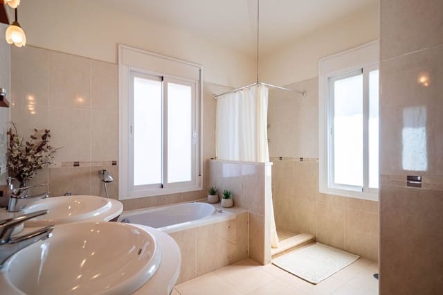 4 soveværelse Villa til salg i Alhaurín el Grande med swimmingpool - € 750.000 (Ref: 9480257)