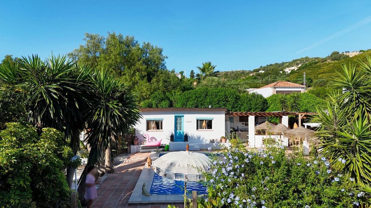 4 bedroom Villa for sale in Alhaurin el Grande with pool - € 750,000 (Ref: 9480258)