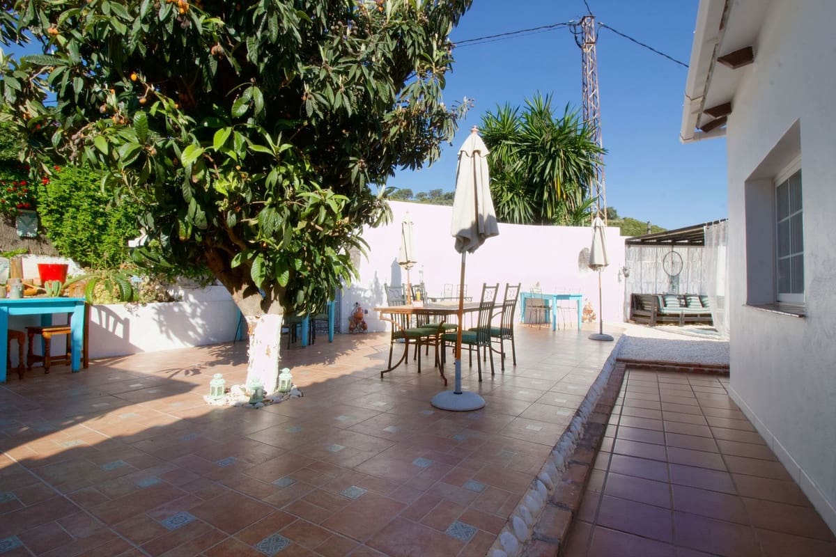 4 bedroom Villa for sale in Alhaurin el Grande with pool - € 750,000 (Ref: 9480258)