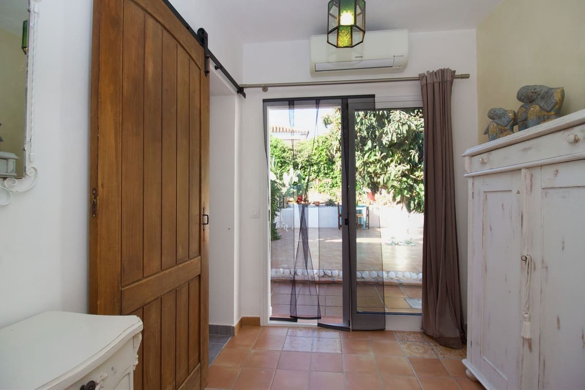 4 bedroom Villa for sale in Alhaurin el Grande with pool - € 750,000 (Ref: 9480258)