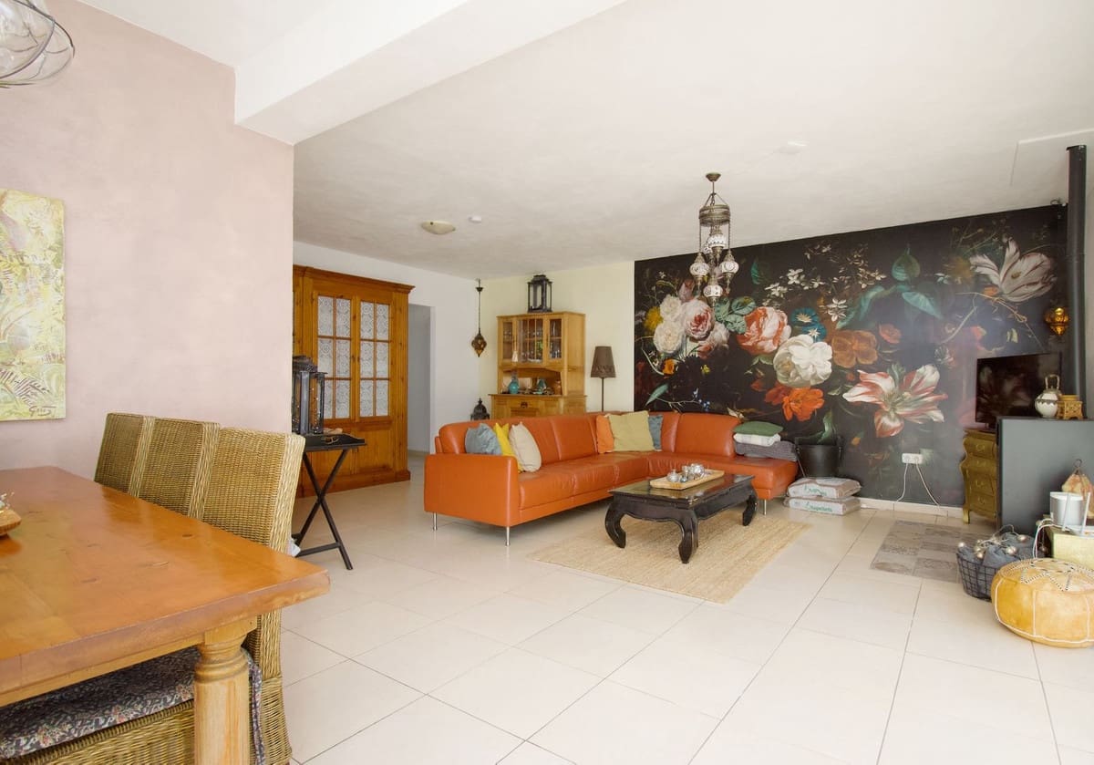 4 bedroom Villa for sale in Alhaurin el Grande with pool - € 750,000 (Ref: 9480258)