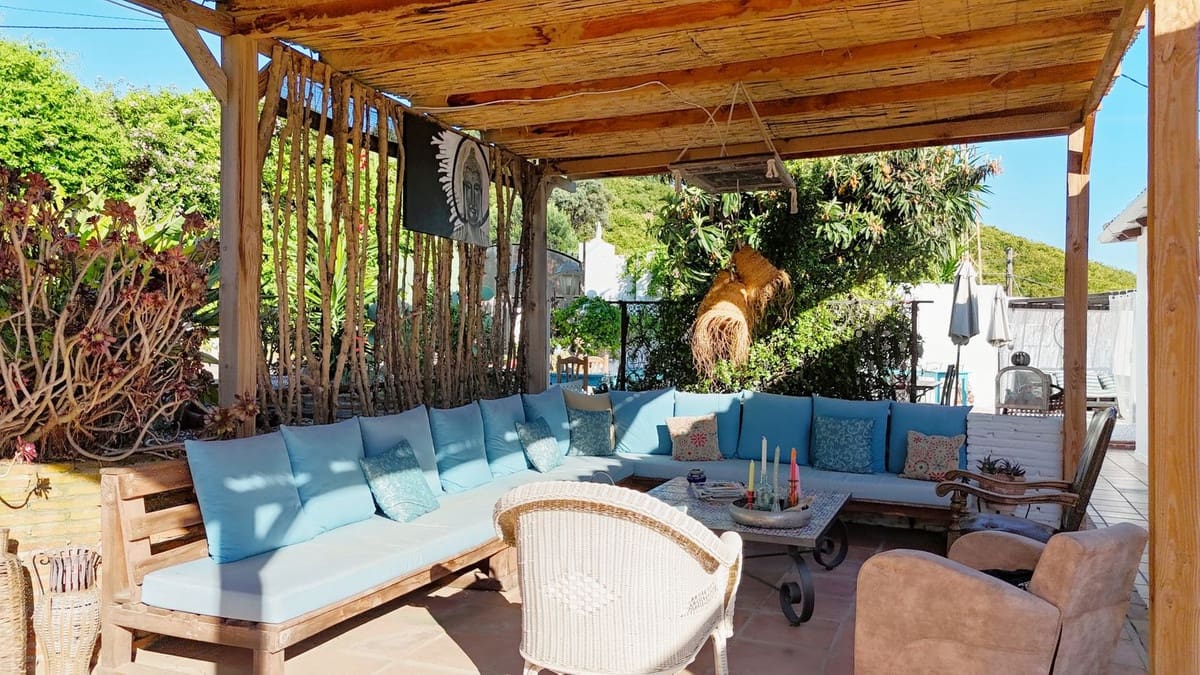 4 bedroom Villa for sale in Alhaurin el Grande with pool - € 750,000 (Ref: 9480258)