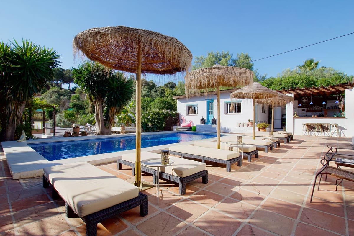 4 bedroom Villa for sale in Alhaurin el Grande with pool - € 750,000 (Ref: 9480258)