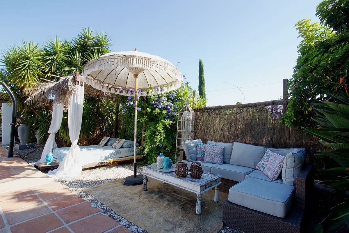 4 bedroom Villa for sale in Alhaurin el Grande with pool - € 750,000 (Ref: 9480258)