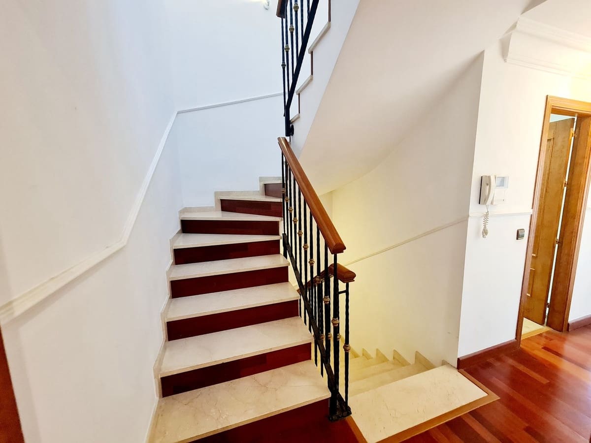 3 soveværelse Semi-Rækkehus til salg i Fuengirola - € 750.000 (Ref: 9480260)