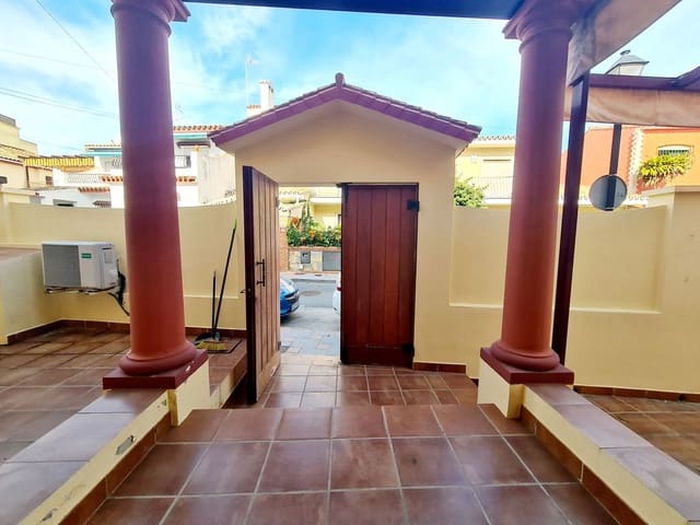 3 soveværelse Semi-Rækkehus til salg i Centro ciudad, Fuengirola - € 750.000 (Ref: 9480260)