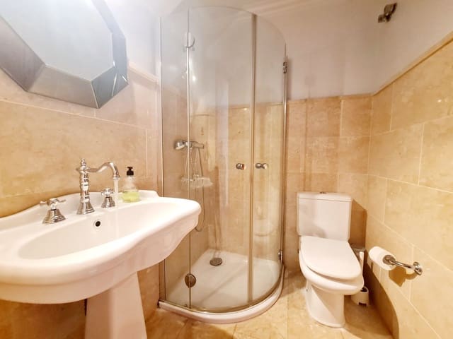 3 soveværelse Semi-Rækkehus til salg i Centro ciudad, Fuengirola - € 750.000 (Ref: 9480260)