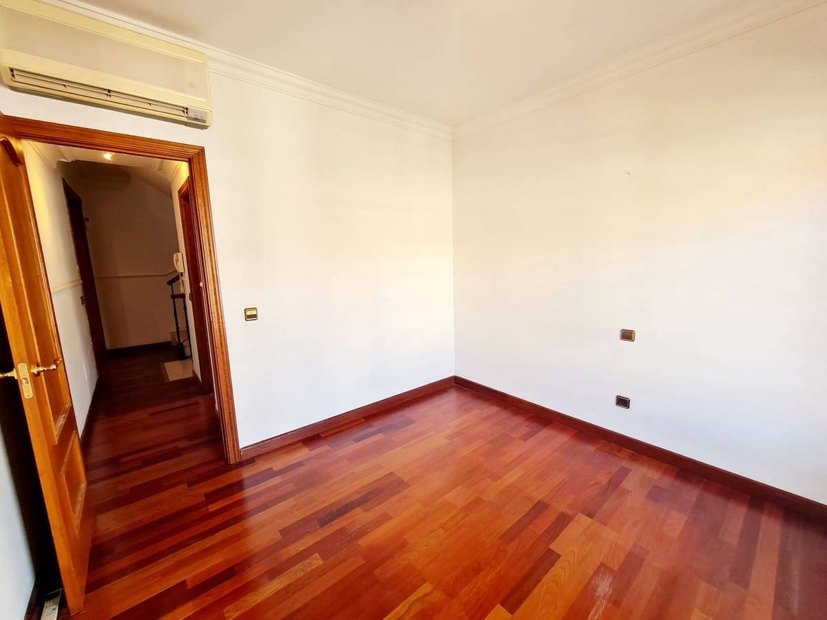 3 soveværelse Semi-Rækkehus til salg i Fuengirola - € 750.000 (Ref: 9480260)