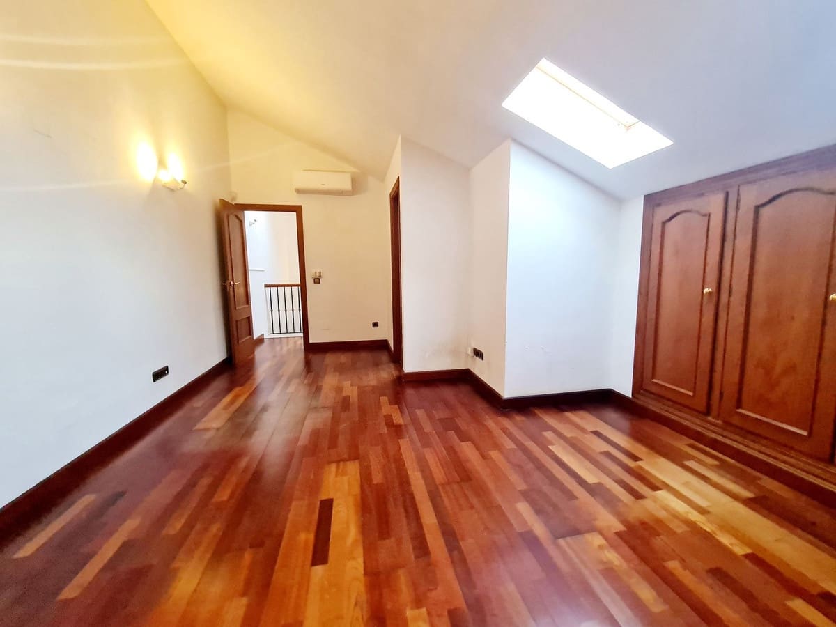 3 soveværelse Semi-Rækkehus til salg i Fuengirola - € 750.000 (Ref: 9480260)