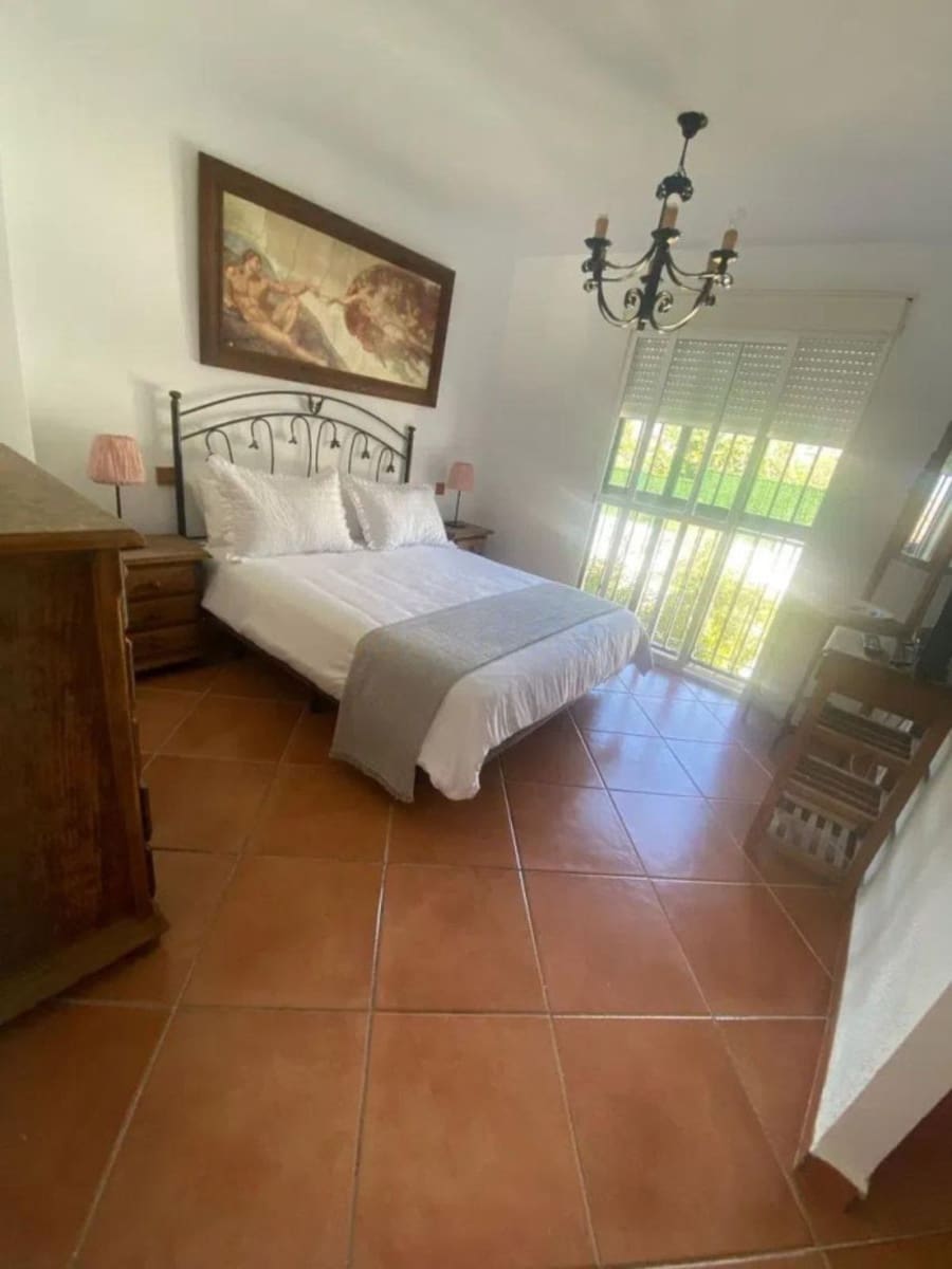 Pareado de 4 habitaciones en Marbella en venta con garaje - 690.000 € (Ref: 9480261)