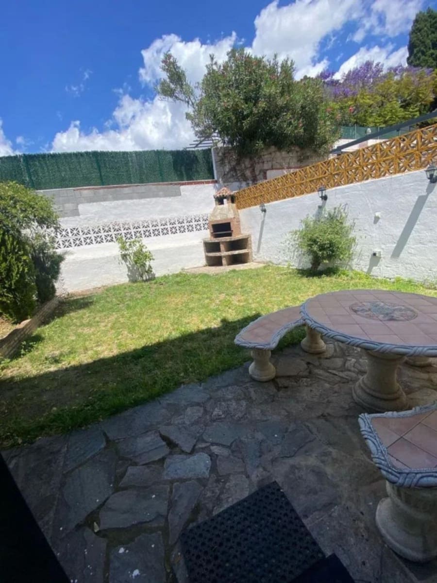 Pareado de 4 habitaciones en Marbella en venta con garaje - 690.000 € (Ref: 9480261)