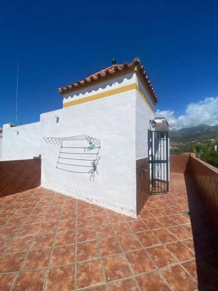 Pareado de 4 habitaciones en Marbella en venta con garaje - 690.000 € (Ref: 9480261)