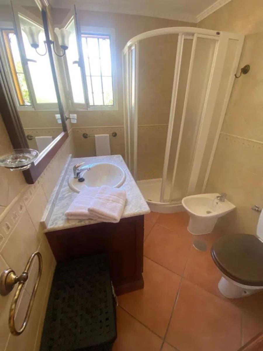 Pareado de 4 habitaciones en Marbella en venta con garaje - 690.000 € (Ref: 9480261)