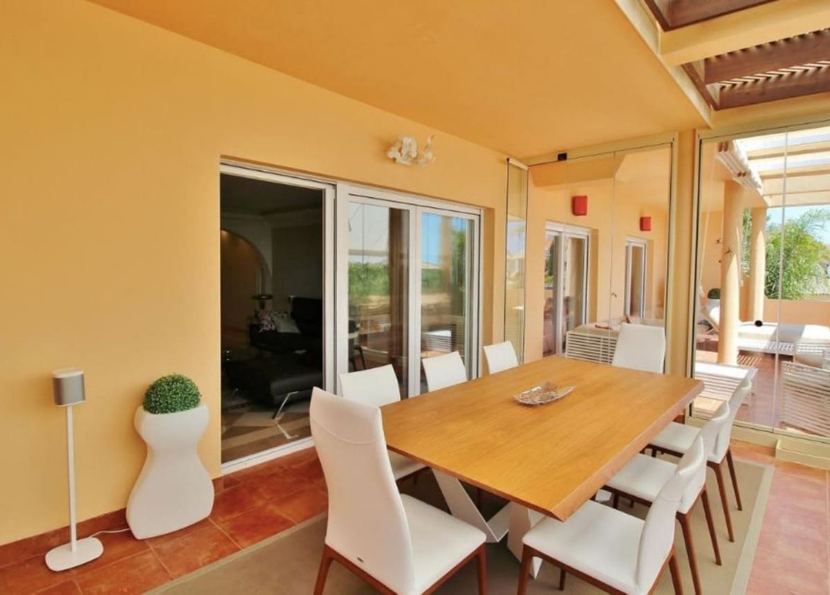 3 makuuhuone Huoneisto myytävänä paikassa Nueva Andalucia mukana uima-altaan - 756 000 € (Ref: 9480264)