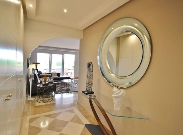 3 makuuhuone Huoneisto myytävänä paikassa La Dama de Noche - La Alzambra, Marbella mukana uima-altaan - 756 000 € (Ref: 9480264)