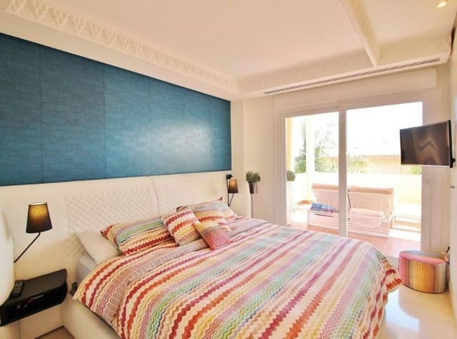 3 makuuhuone Huoneisto myytävänä paikassa La Dama de Noche - La Alzambra, Marbella mukana uima-altaan - 756 000 € (Ref: 9480264)