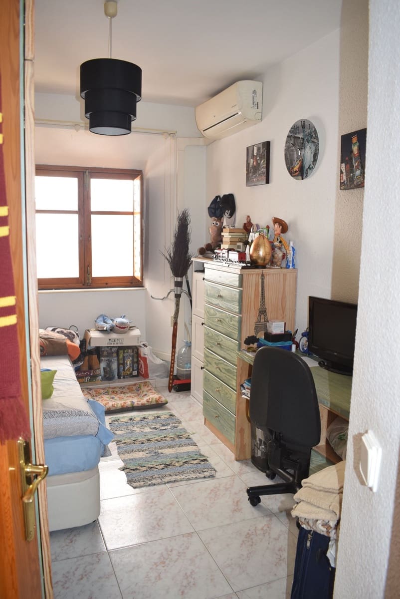 3 makuuhuone Omakotitalo myytävänä paikassa Malaga kaupunki - 757 500 € (Ref: 9480266)