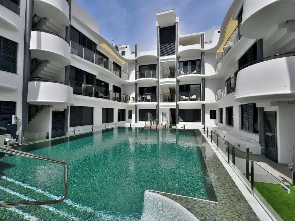 3 bedroom Apartment for sale in Estepona with pool garage - € 759,000 (Ref: 9480268)