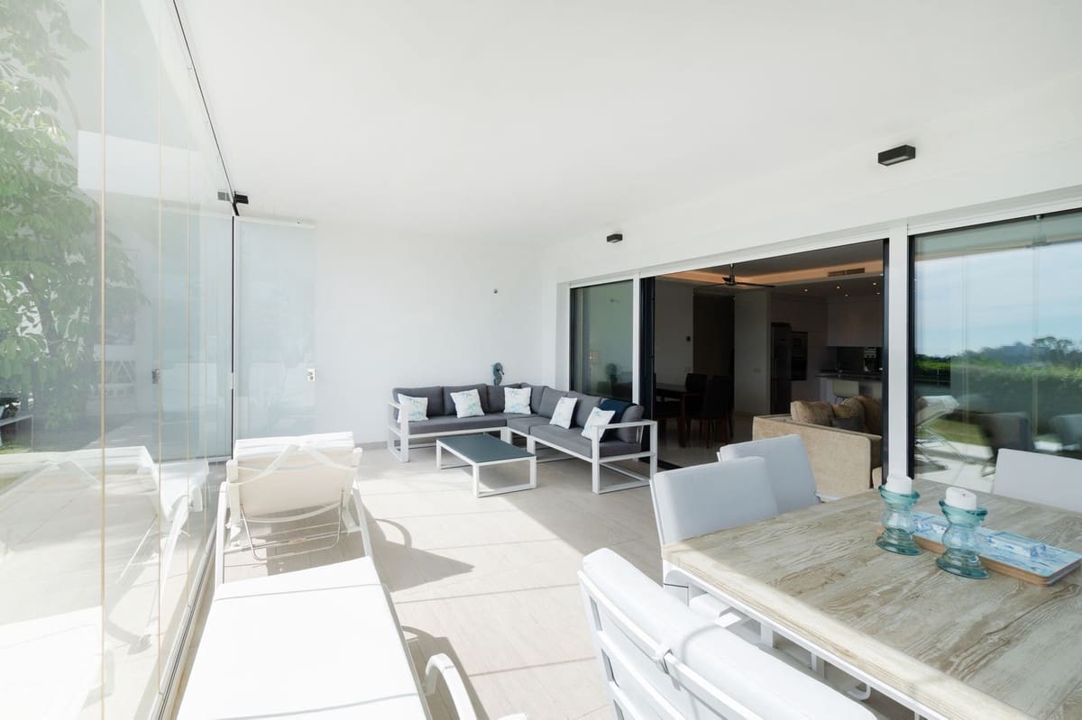 3 bedroom Apartment for sale in Benahavis with pool - € 760,000 (Ref: 9480269)