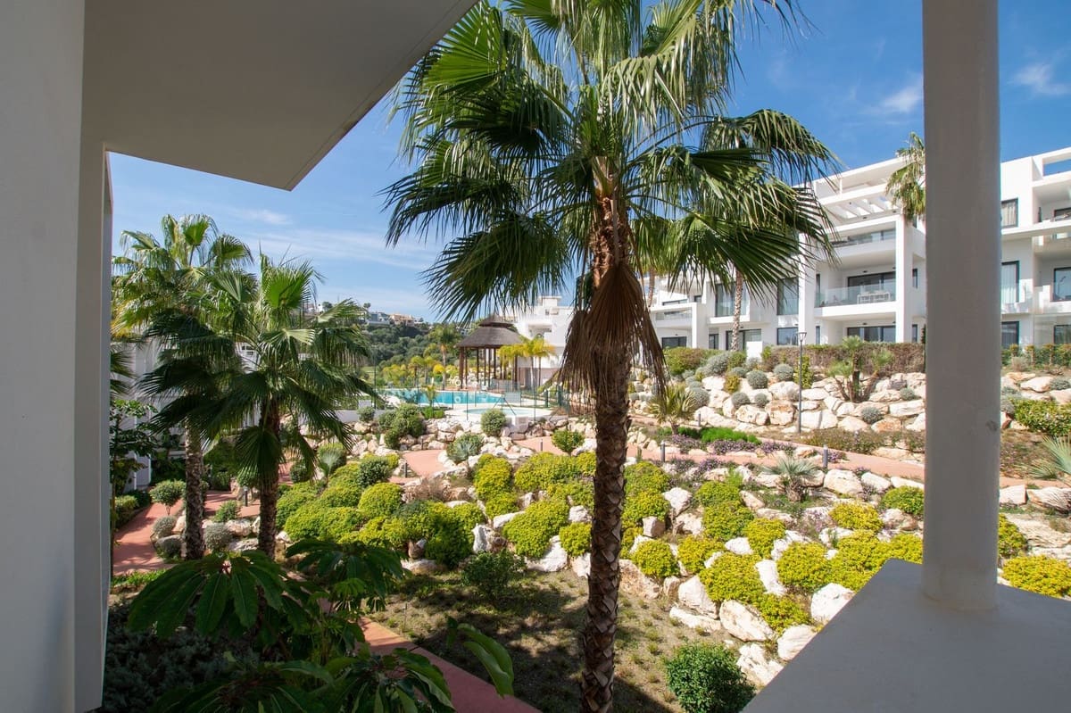 3 bedroom Apartment for sale in Benahavis with pool - € 760,000 (Ref: 9480269)