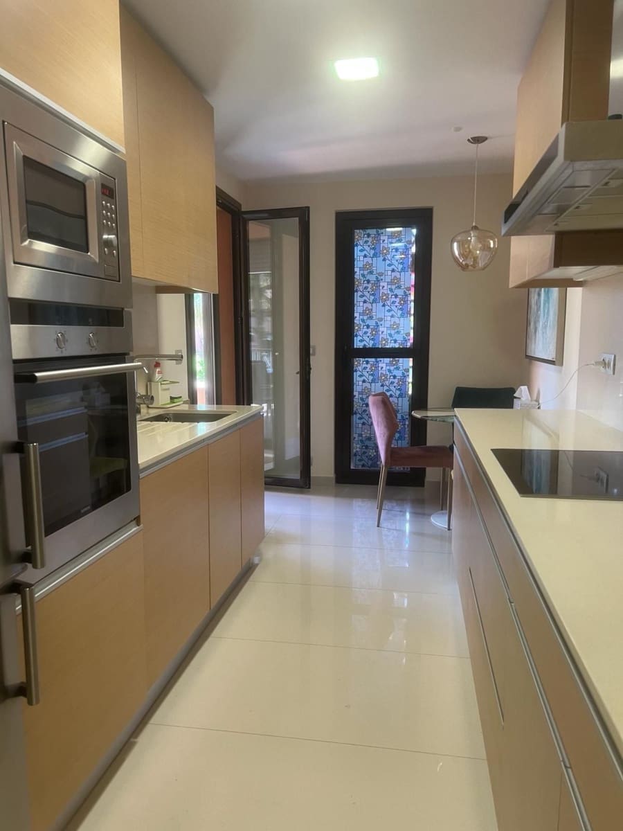 Apartamento de 3 habitaciones en Guadalmina en venta con piscina - 770.000 € (Ref: 9480274)