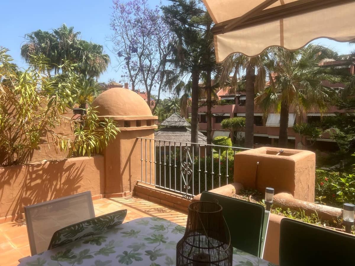 Apartamento de 3 habitaciones en Guadalmina en venta con piscina - 770.000 € (Ref: 9480274)