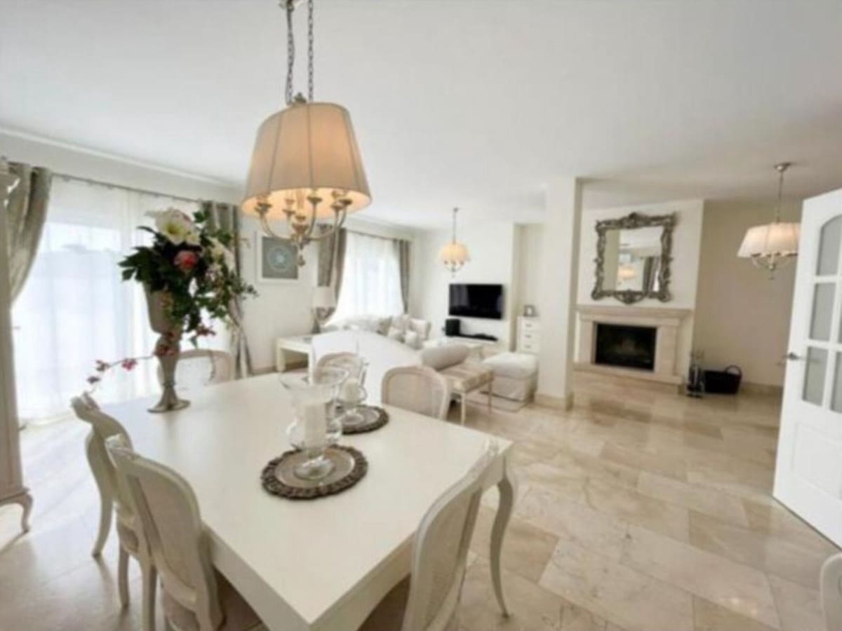 5 soveværelse Villa til salg i San Roque med swimmingpool - € 770.000 (Ref: 9480276)