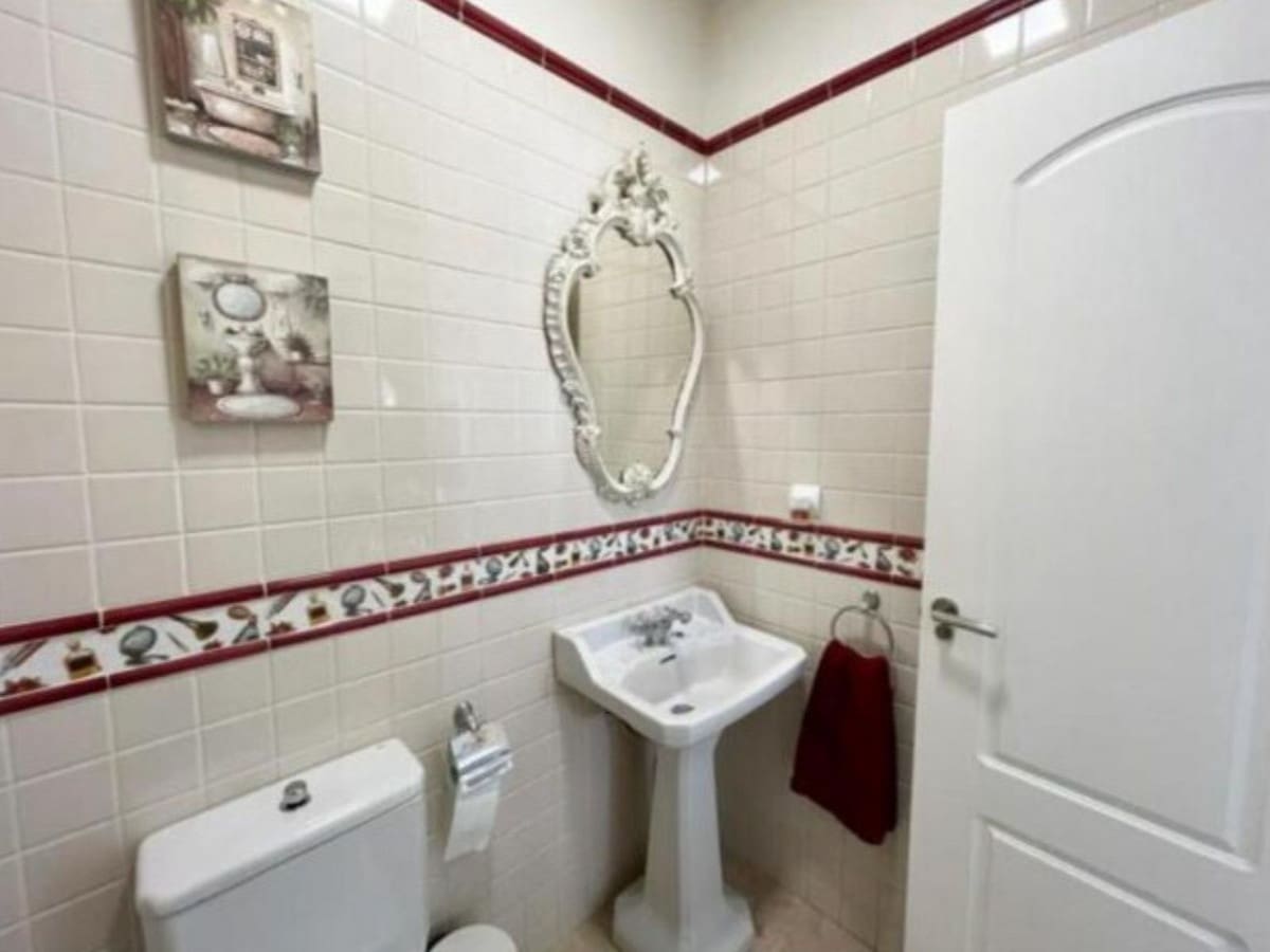 5 soveværelse Villa til salg i San Roque med swimmingpool - € 770.000 (Ref: 9480276)