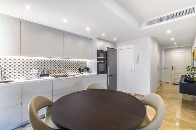 3 Zimmer Apartment zu verkaufen in Golden Mile, Marbella mit Pool Garage - 775.000 € (Ref: 9480278)