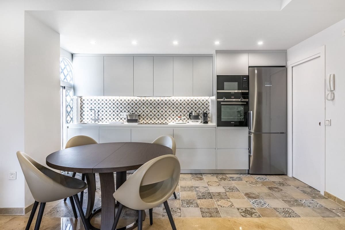 3 bedroom Apartment for sale in Golden Mile with pool garage - € 775,000 (Ref: 9480278)