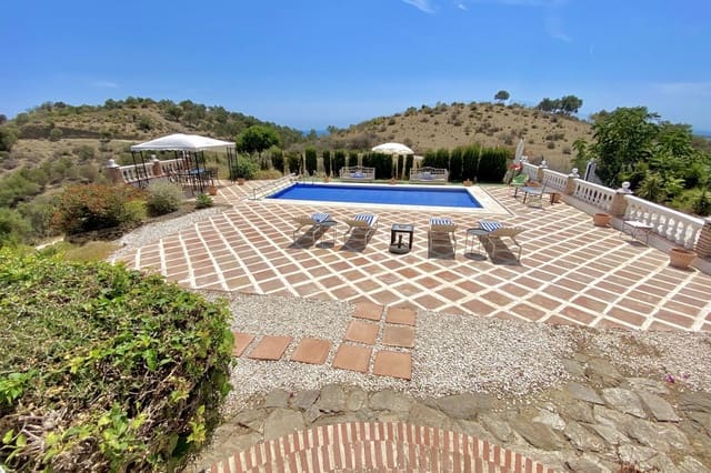 4 bedroom Villa for sale in La Cala de Mijas, Mijas with pool - € 779,950 (Ref: 9480282)