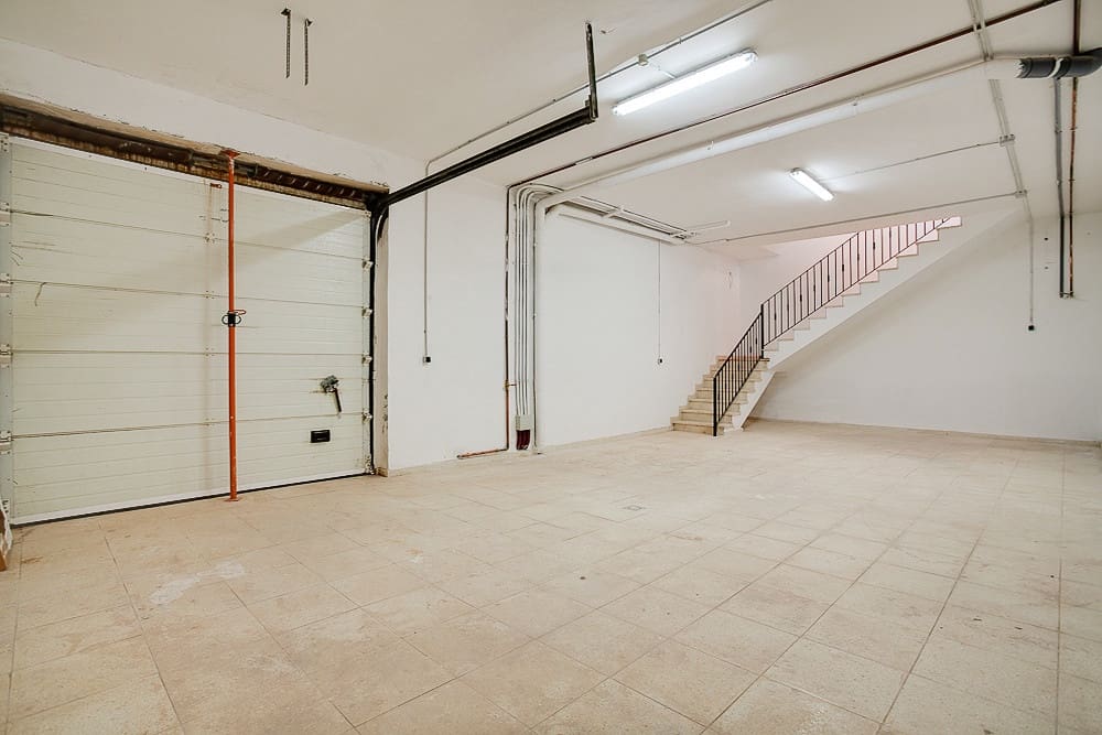 4 soveværelse Villa til salg i Estepona med swimmingpool garage - € 780.000 (Ref: 9480283)