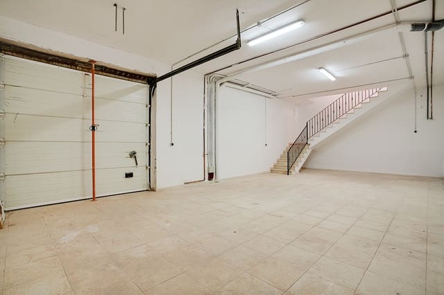 4 soveværelse Villa til salg i Centro, Estepona med swimmingpool garage - € 780.000 (Ref: 9480283)