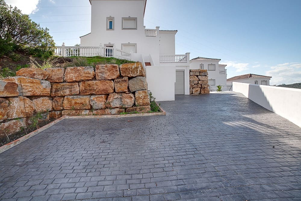 4 soveværelse Villa til salg i Estepona med swimmingpool garage - € 780.000 (Ref: 9480283)