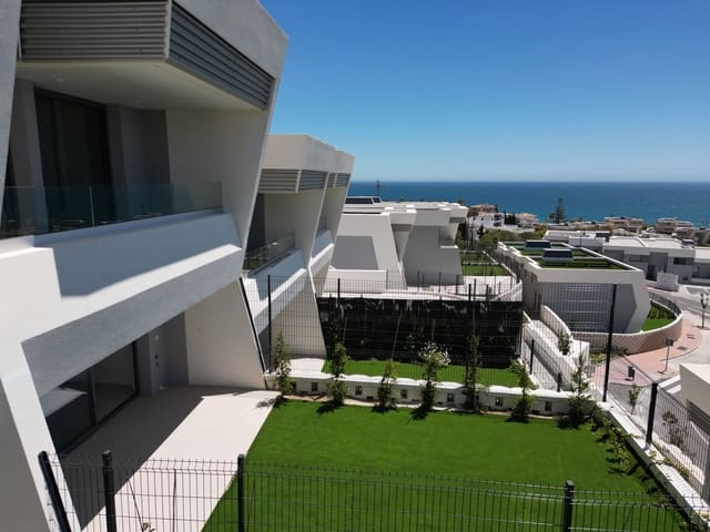3 slaapkamer Halfvrijstaande villa te koop in El Chaparral, Mijas met zwembad - € 789.000 (Ref: 9480290)