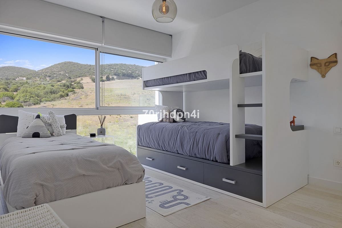 3 bedroom Apartment for sale in Casares with pool - € 790,000 (Ref: 9480292)