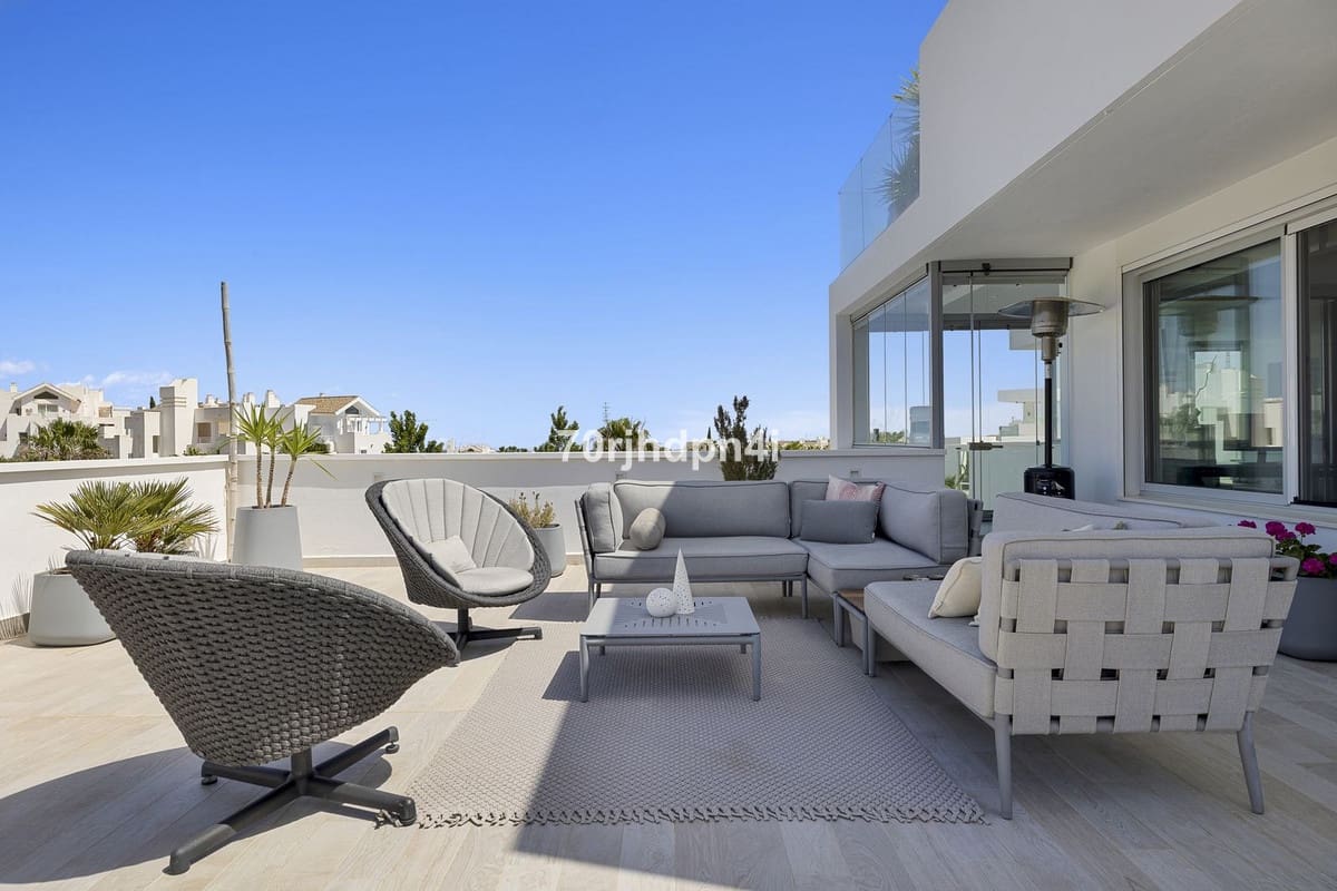 3 bedroom Apartment for sale in Casares with pool - € 790,000 (Ref: 9480292)