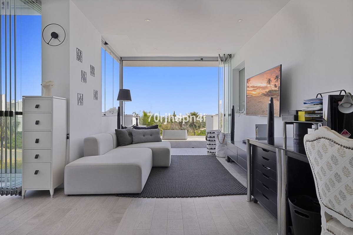 3 bedroom Apartment for sale in Casares with pool - € 790,000 (Ref: 9480292)