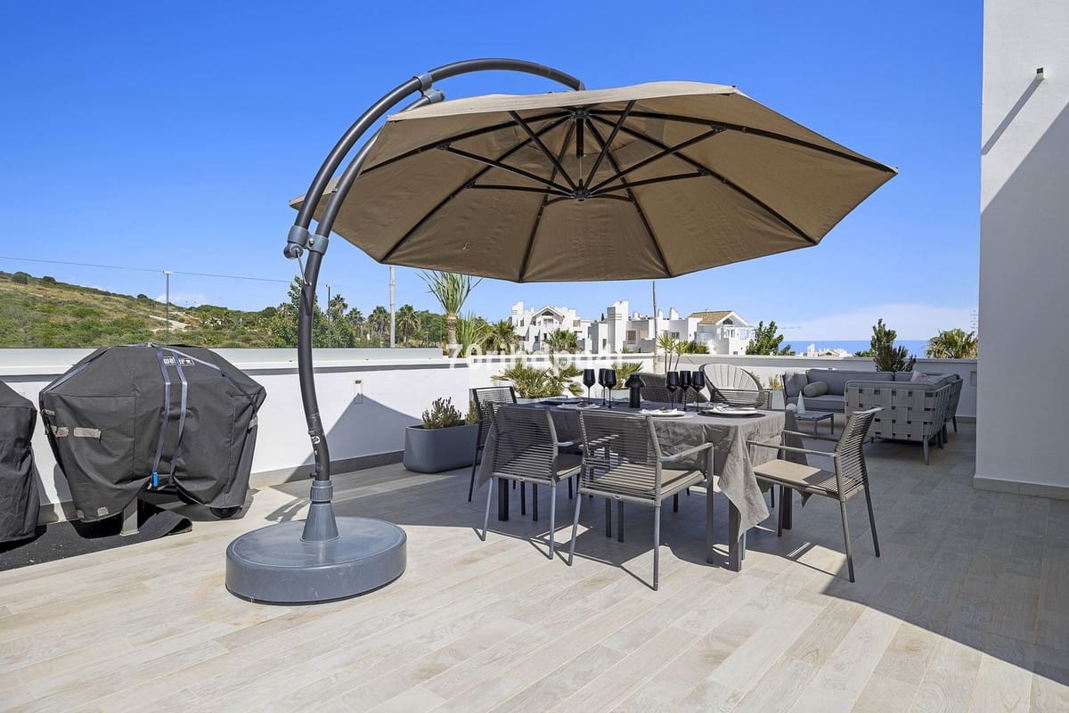 3 bedroom Apartment for sale in Casares with pool - € 790,000 (Ref: 9480292)