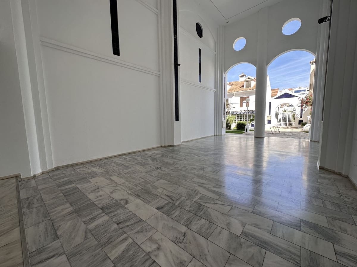 3 slaapkamer Penthouse te koop in Fuengirola met zwembad garage - € 790.000 (Ref: 9480294)